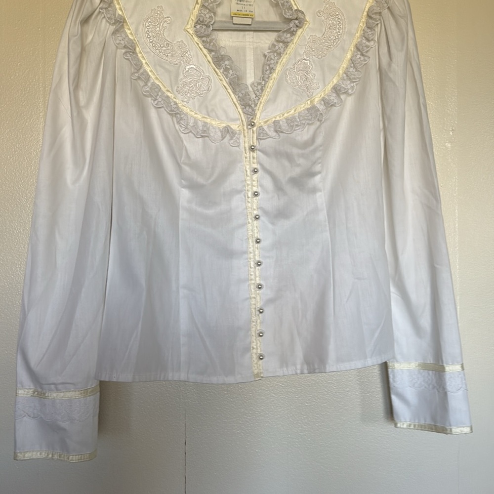 Vintage Gunne Sax White Blouse with Lace Details - Picture 3 of 3